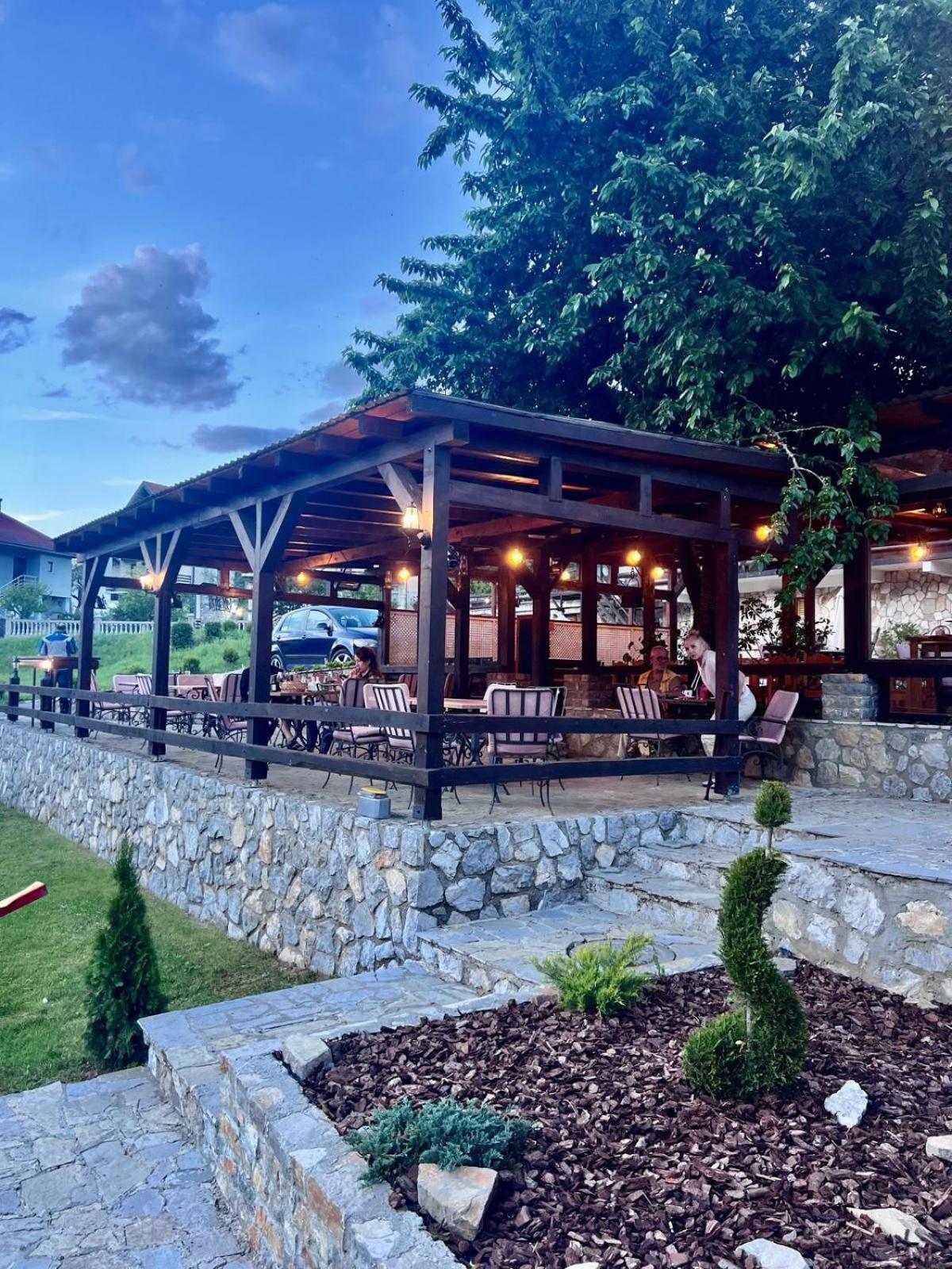 Camp Hotel Lake Views Plav Exterior photo